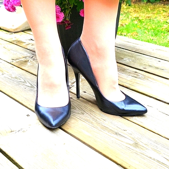 Steve Madden Leather Stilettos! Plain Black, Point Toe, 8.5 - Picture 5 of 13